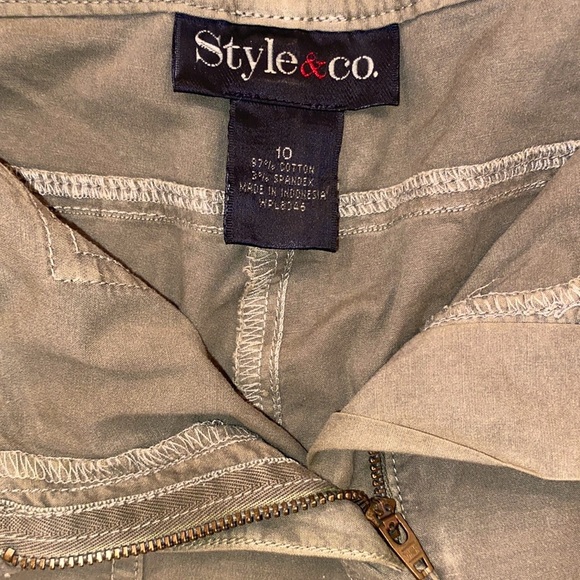 ✅Style & co capris cargo style in army  green. Button/Zip front closure 💚 - Picture 5 of 7